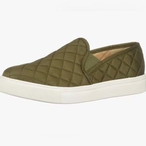 Steve Madden Olive Quilted Slip-Ons Sz 10